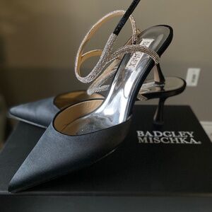 Badgley Mischka pumps size 8